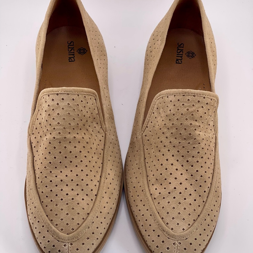 Susina Suede Loafer - Tan. Size 9 - Picture 2 of 2